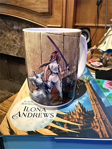 Picture of the mug showing the final fight scene from Inheritance.